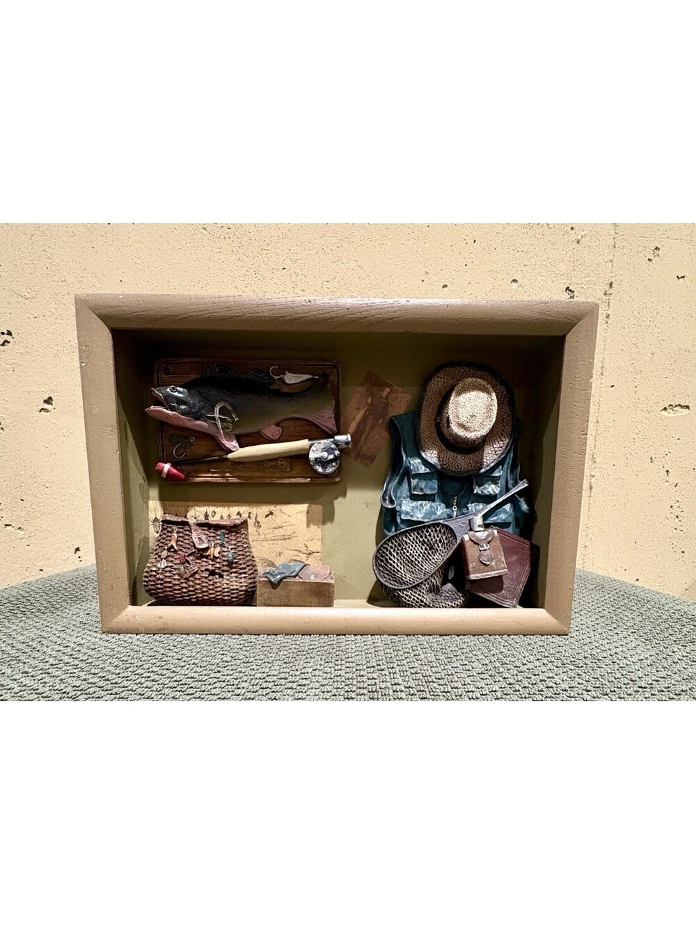 Vintage 3D Fishing Shadow Box Wall Hanging Decor Diorama 12"x8"